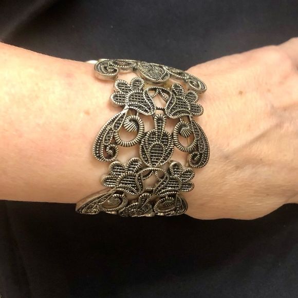 Bracelet, silver tone , elastic, floral vine,Sz 7-8 - Picture 6 of 8